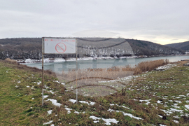 Разград - местността Пчелина - язовир - изглед