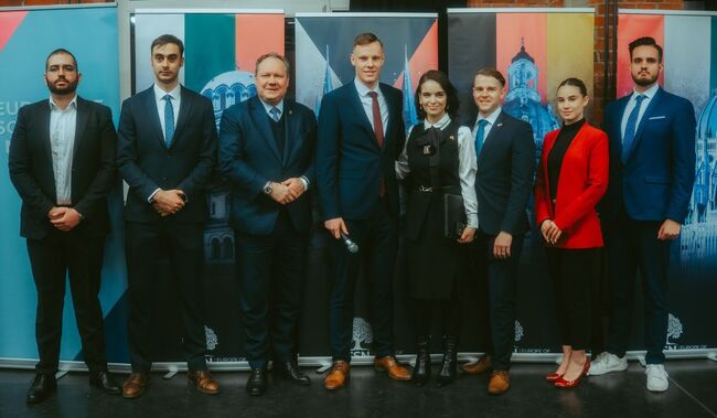 Младежите на „Възраждане“ с международна мисия: Европа на равноправните държави, а не на бюрократичния диктат