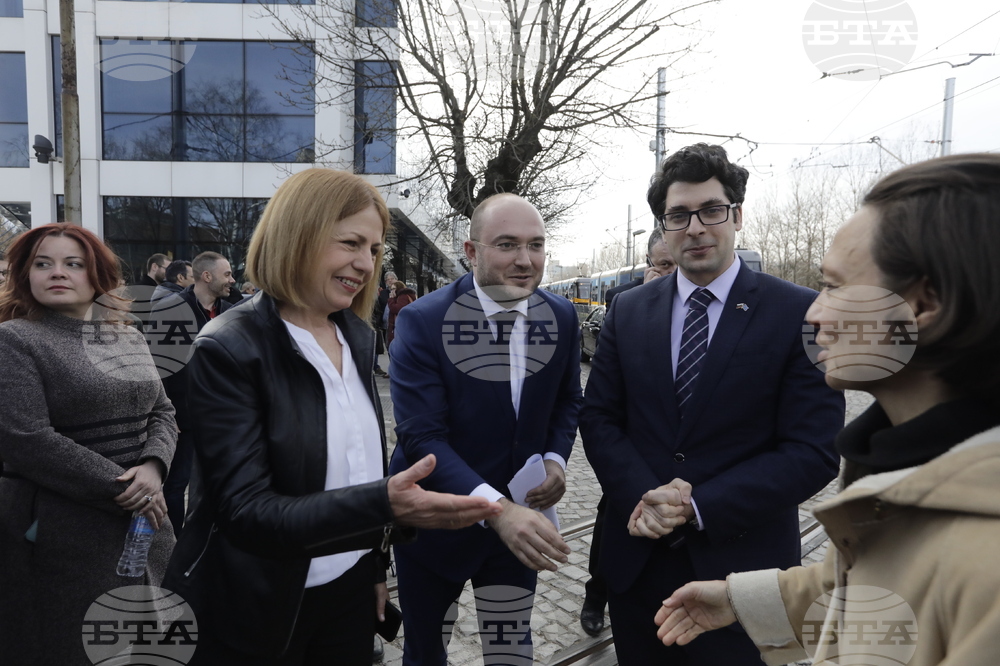 Столичен автотранспорт - нови нископодови трамваи