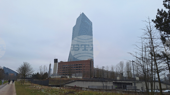 Очаква се ЕЦБ да запази днес лихвите си непроменени, но войната в Иран засилва инфлационните рискове