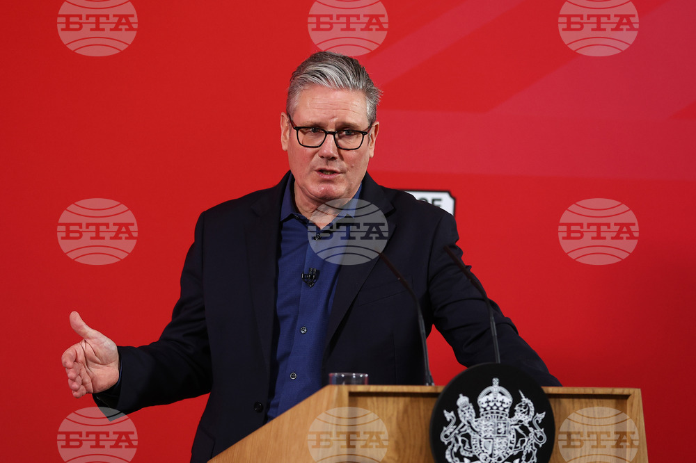 Британският премиер е под натиск заради връзките на бивш посланик с Епстийн 