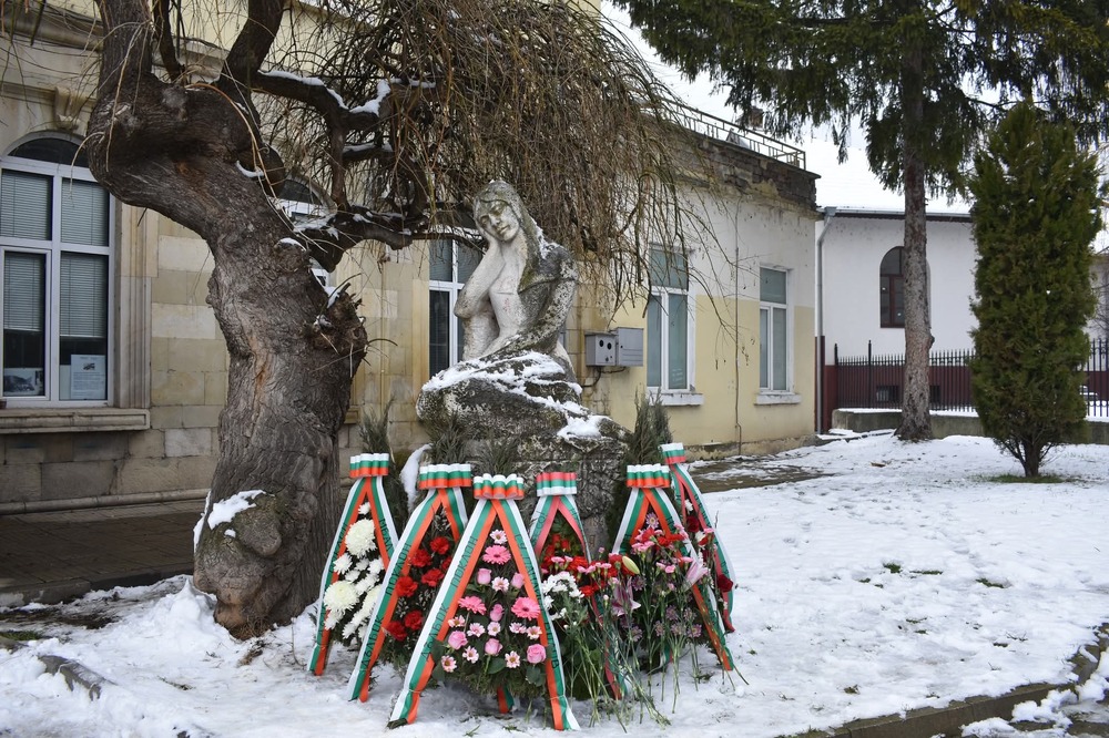 Бяла отбеляза с различни събития 148 години от смъртта на руската баронеса и милосърдна сестра Юлия Вревска