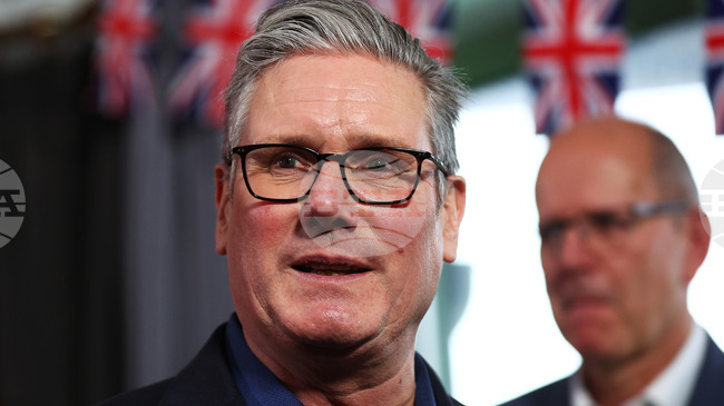 Британският премиер Стармър каза, че за него е било "чест" да работи с подалия оставка шеф на канцеларията си Максуийни