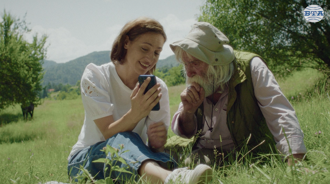 Новият български филм „Диви ягоди“: Почивка за два часа доброта