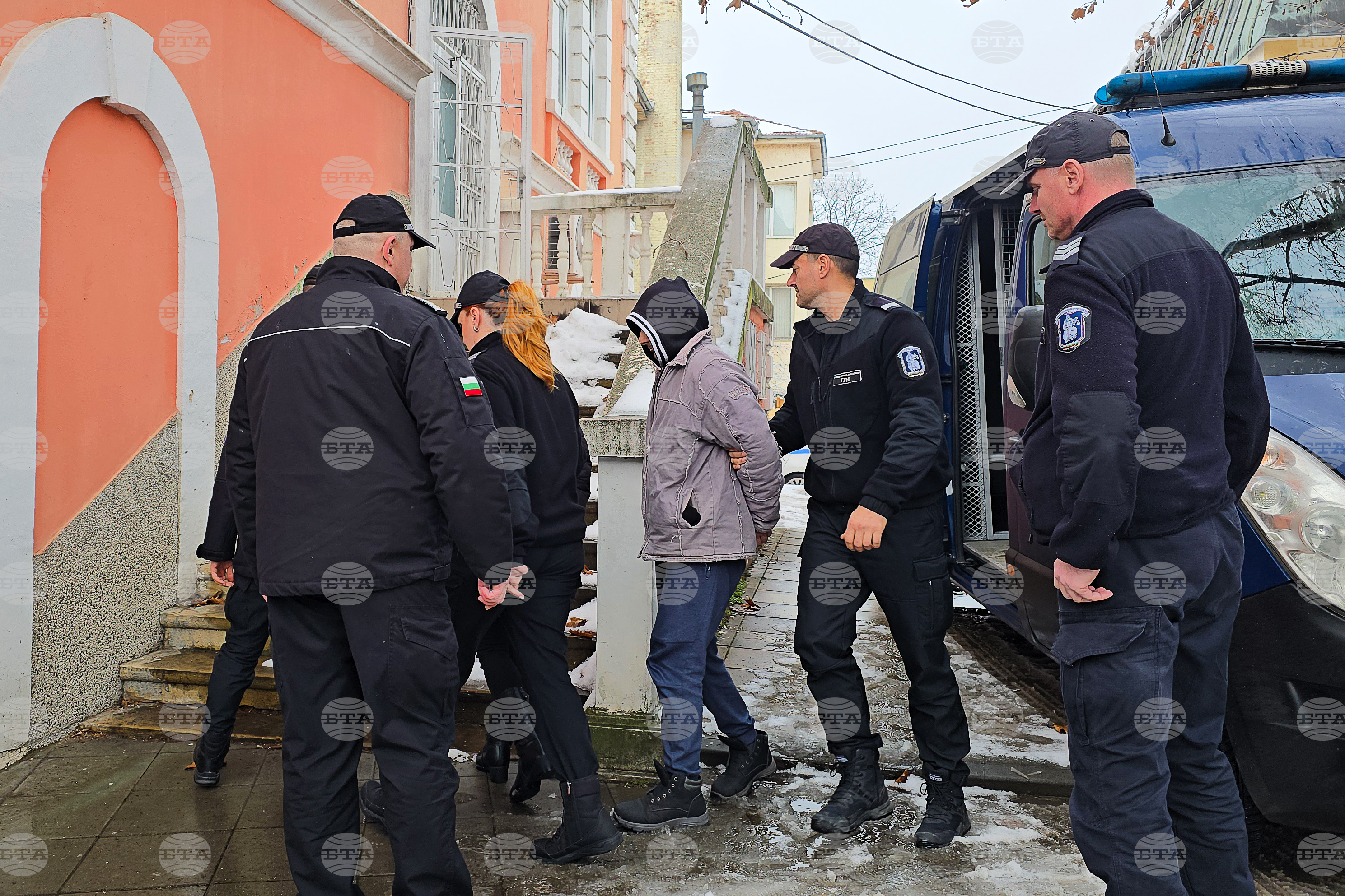 Съдът в Свищов насрочи разпоредително заседание по делото за насилие над животни и престъпления, свързани с порнографски материали