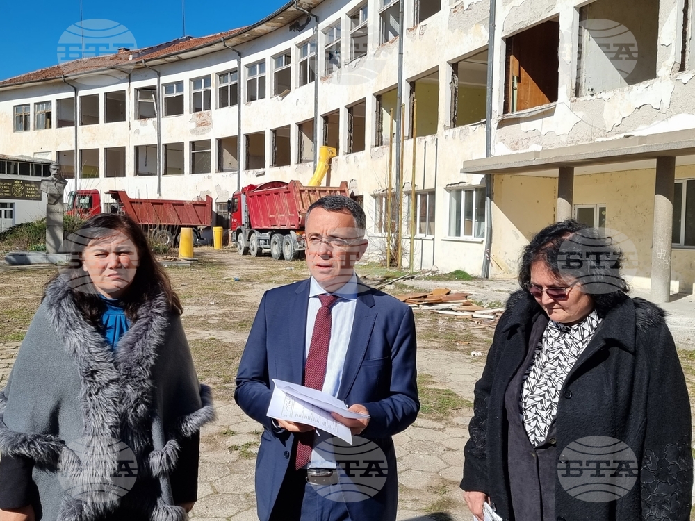 До края на годината се очаква да приключат ремонтните дейности по пет обекта от образователната инфраструктура в Кърджали