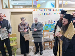 Бургас - Николай Чудотворец - плоча - освещаване