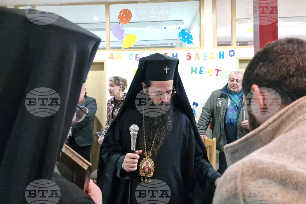 Бургас - Николай Чудотворец - плоча - освещаване