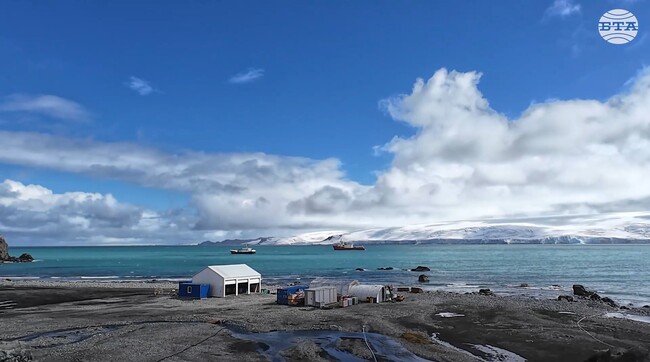 На българската антарктическа база "Св. Климент Охридски" днес бяха изпълнени етапи от проекти по сеизмология и батиметрия
