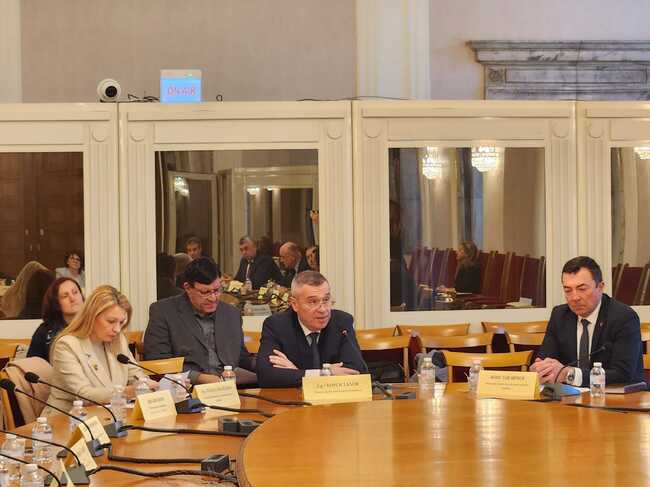 Ресорната парламентарна комисия прие единодушно на първо четене законодателни промени за подпомагането на земеделските производители