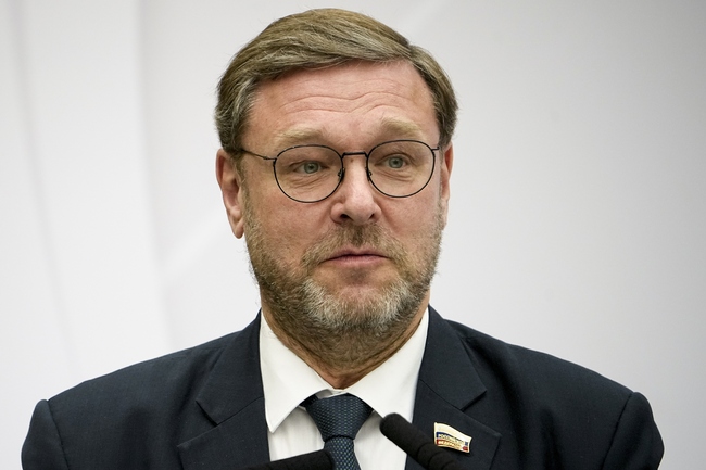 Влиятелен руски депутат каза, че Украйна може да разчита само на подобряване на връзките между Москва и Вашингтон