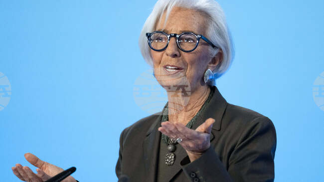 Кристин Лагард заяви, че възнамерява да завърши мандата си