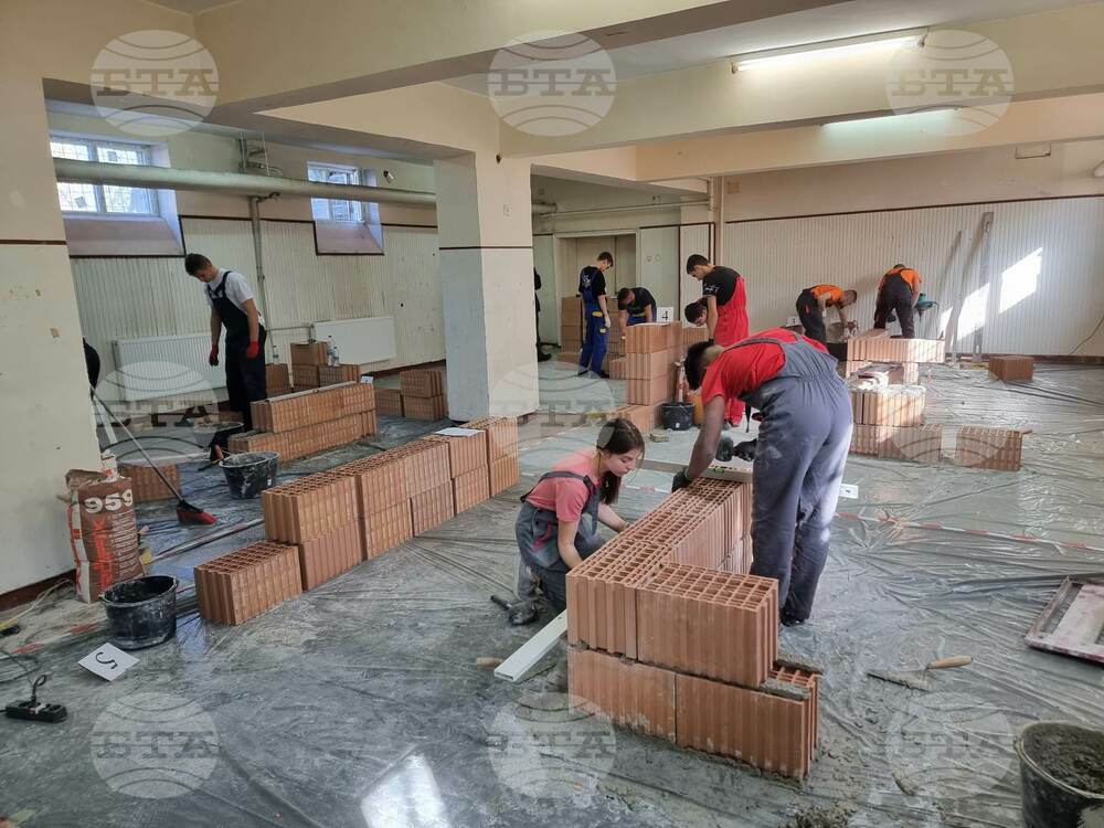 Млади строители от шест области мериха сили в кръг от национална надпревара в Силистра