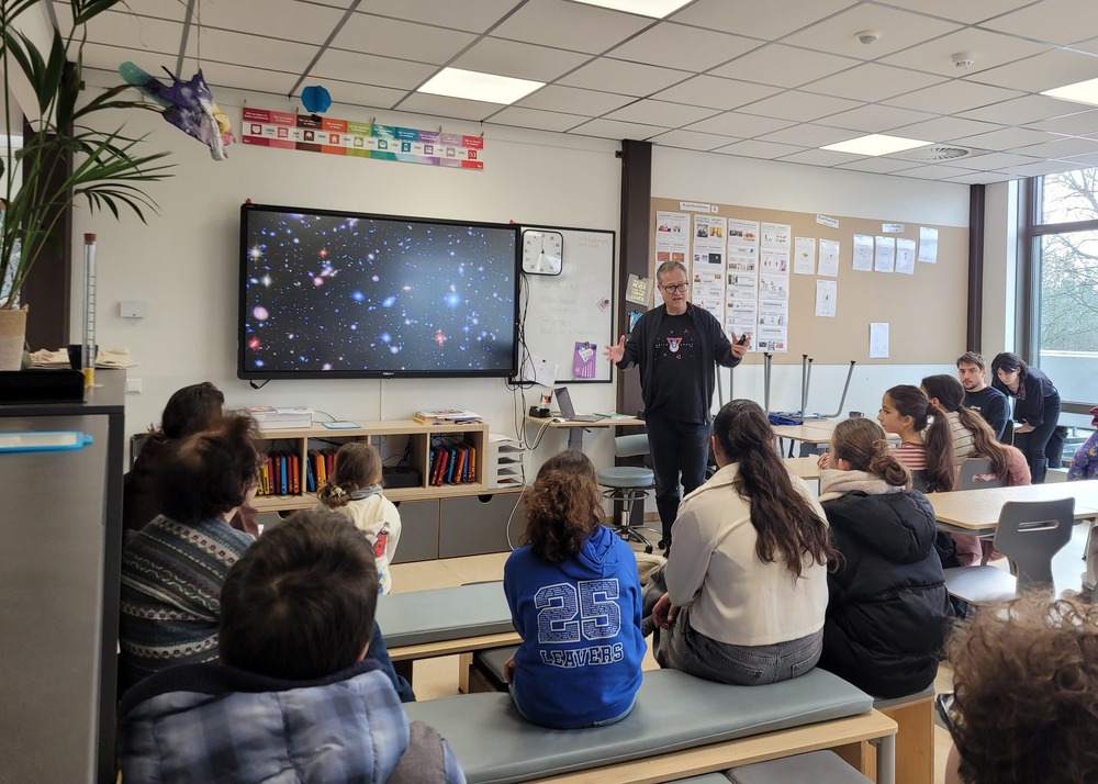 Астрономите проф. Хенк Хукстра и Зорница Белчева гостуваха на училище „Св. св. Кирил и Методий” в Нидерландия