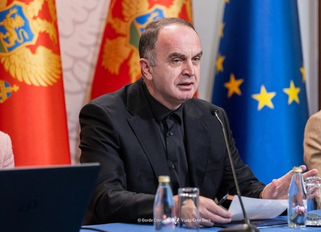 МИНА: Върнатите от президента на Черна гора 25 закона за повторно разглеждане от парламента предизвикаха реакцията на икономическия министър