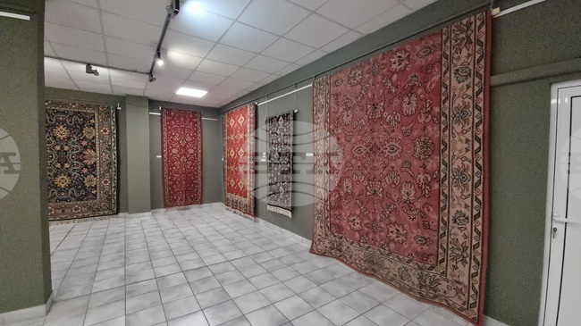 Exhibition Showcases Kotel Carpets and the Artists Behind Them
