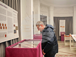 Габрово - „Когато левът става история” - изложба