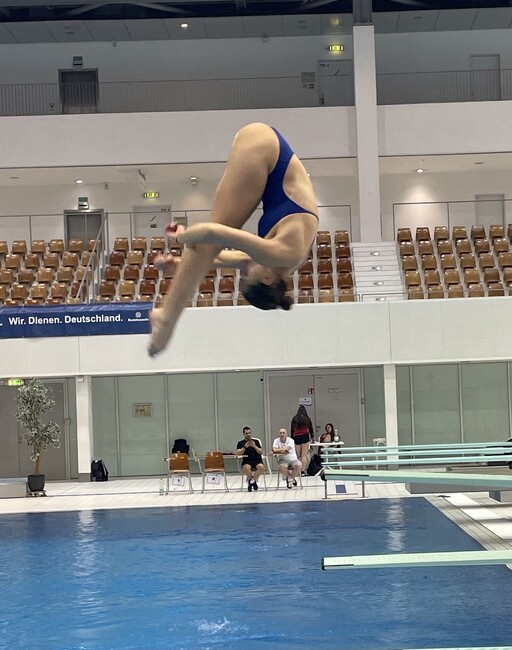 Българката Ива Ереминова покри норматив за участие на Европейското първенство по скокове във вода