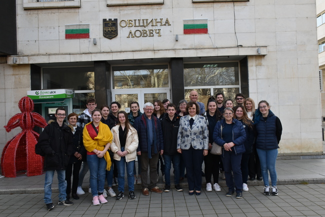 Община Ловеч: Стажанти от Франция посетиха община Ловеч и се срещнаха с кмета