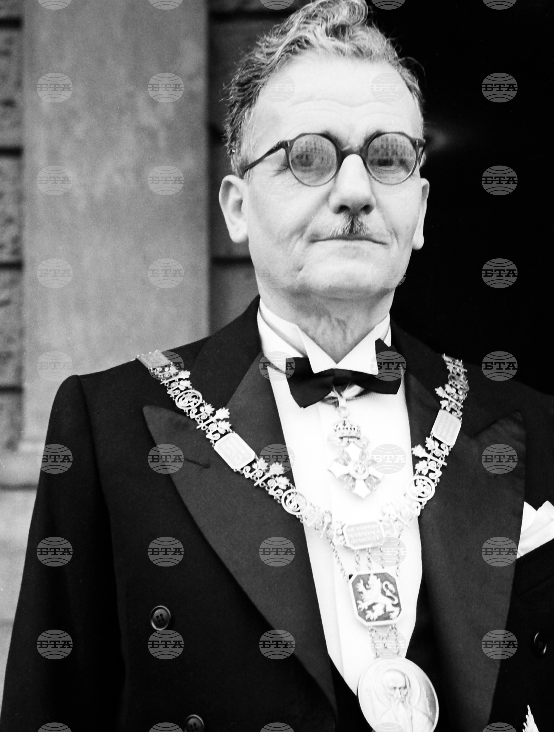 Академик Любомир Чакалов - математик