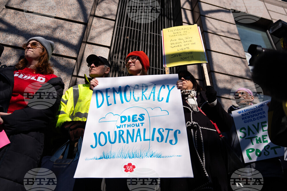 Стотици протестираха срещу масови съкращения във „Вашингтон пост“