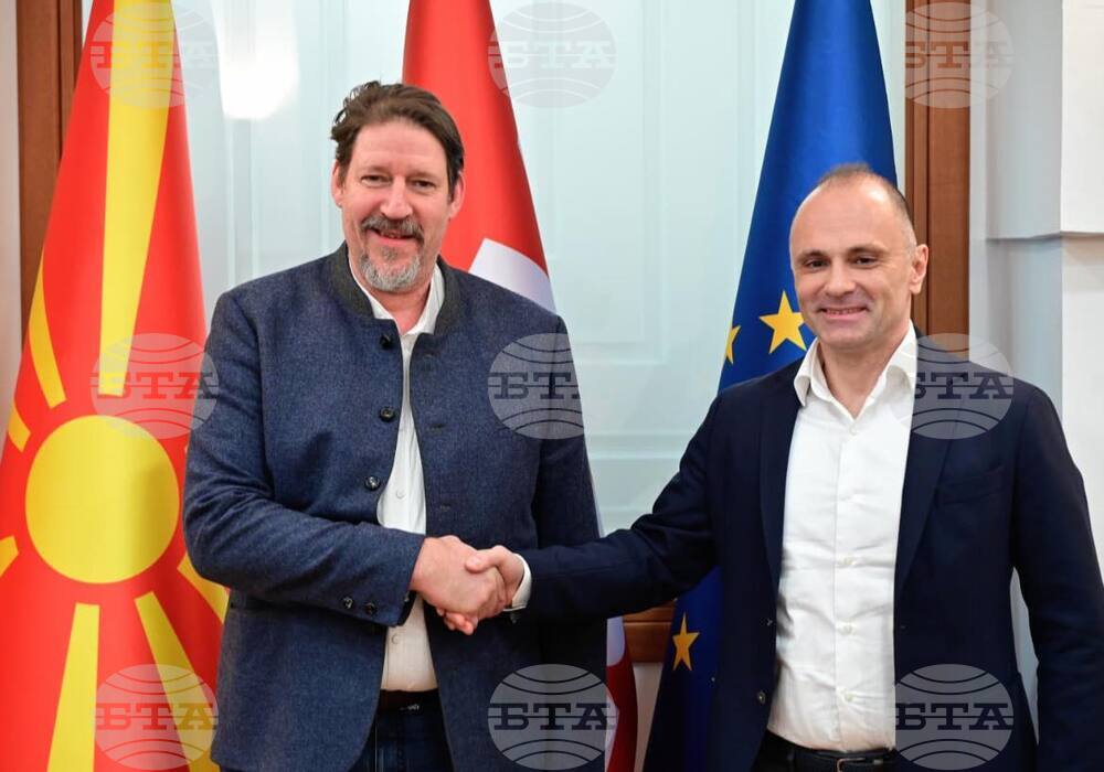 Председателят на СДСМ е заявил на евродокладчика за Северна Македония, че евроинтеграцията на страната не бележи напредък, а стагнира