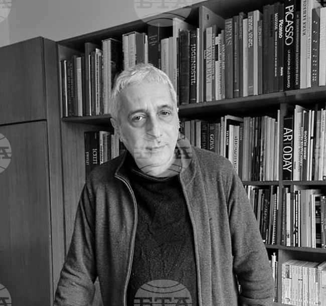 Страхът не ражда добри деца, казва художникът Ясен Гюзелев