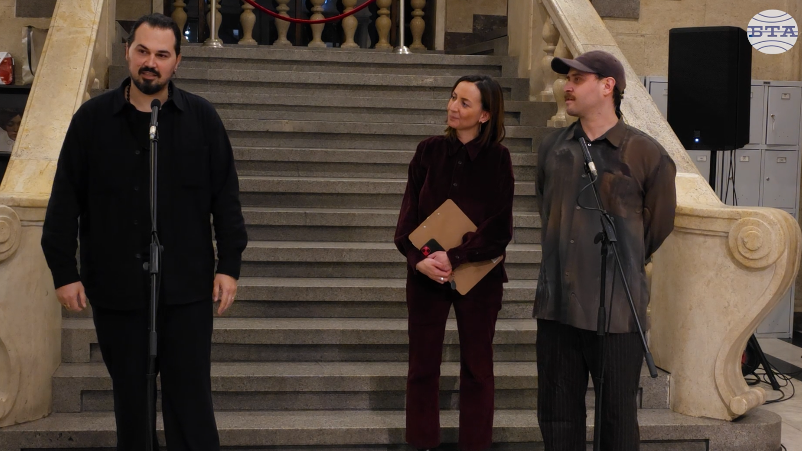 Чрез изкуството обогатяваме нашия свят, каза албанският артист Дриант Зенели на откриването на неговата самостоятелна изложба в София