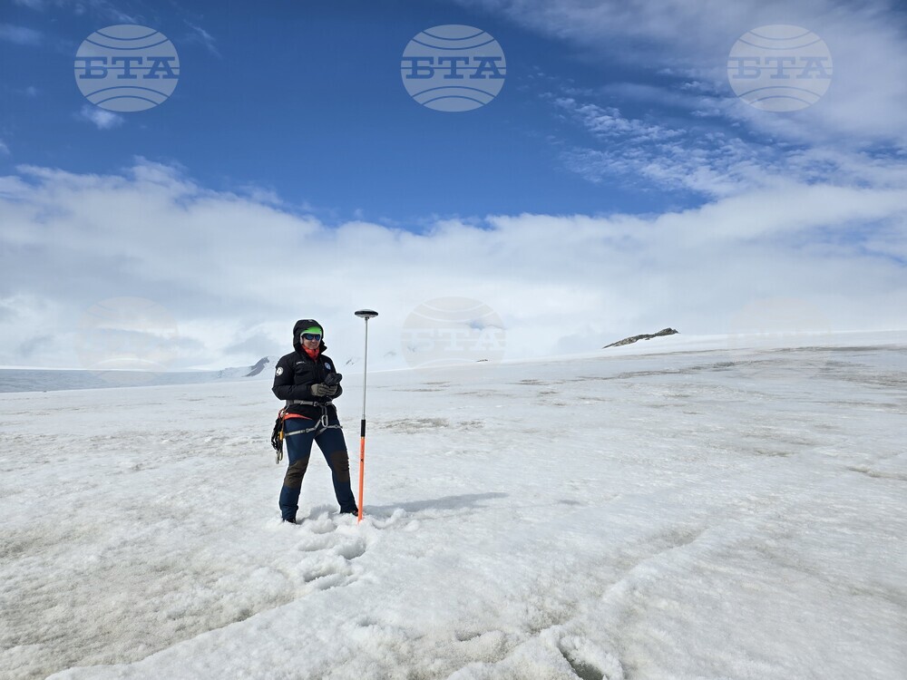 Антарктида - остров Ливингстън - Гергана Георгиева - сеизмолог