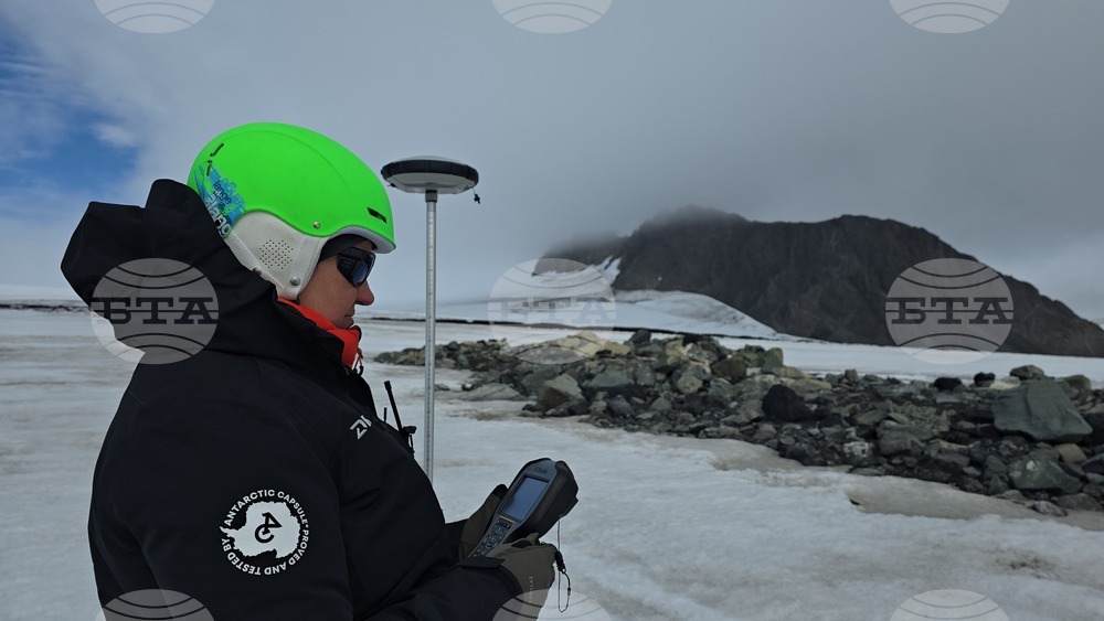 Антарктида - остров Ливингстън - Гергана Георгиева - сеизмолог