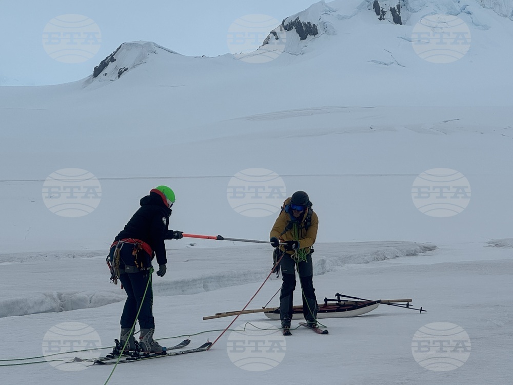 Антарктида - остров Ливингстън - Гергана Георгиева - сеизмолог