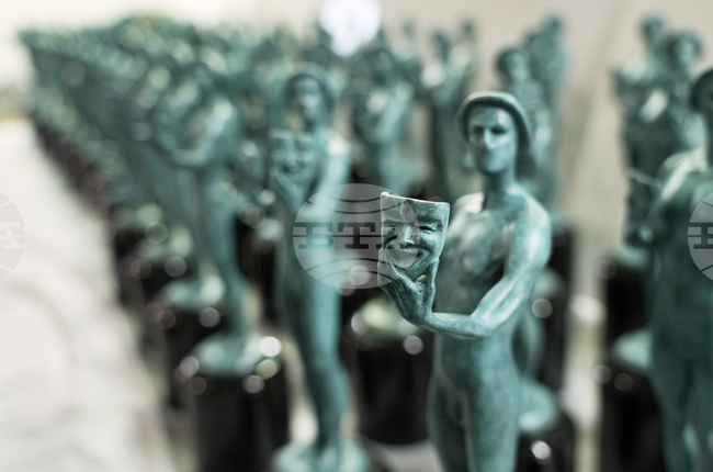 APTOPIX The 32nd Actor Awards Statuette Pouring