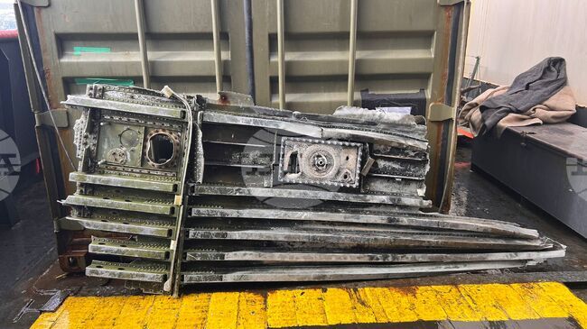 Български учени откриха нови останки от аржентински самолет, катастрофирал през 1976 г., на Бърнард пойнт, о. Ливингстън