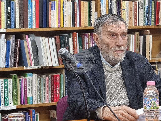 Нови данни за Златния век на България разказва проф. Анчо Калоянов в седмия том от поредицата „Славянска православна цивилизация“