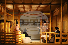 Бургас - театър - "Съвсем проста история"