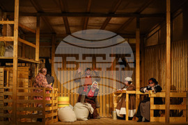 Бургас - театър - "Съвсем проста история"