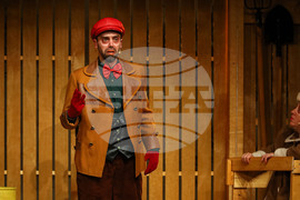 Бургас - театър - "Съвсем проста история"