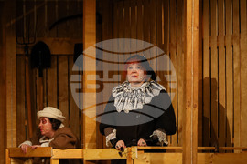 Бургас - театър - "Съвсем проста история"