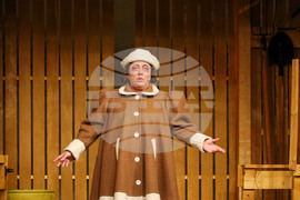 Бургас - театър - "Съвсем проста история"