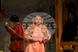 Бургас - театър - "Съвсем проста история"