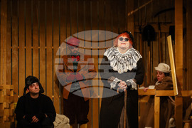 Бургас - театър - "Съвсем проста история"