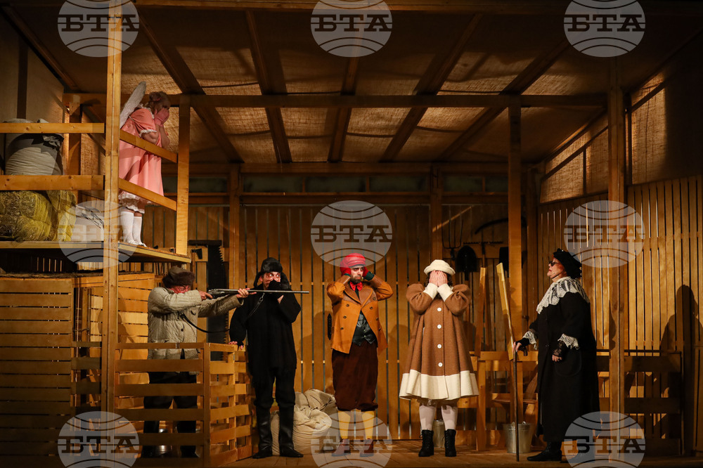 Бургас - театър - "Съвсем проста история"