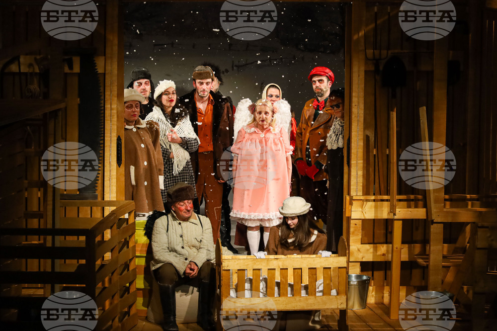 Бургас - театър - "Съвсем проста история"