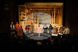 Бургас - театър - "Съвсем проста история"