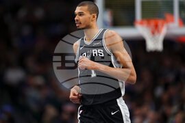 Spurs Mavericks Basketball