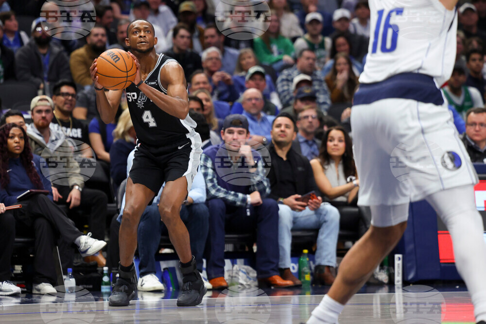 Spurs Mavericks Basketball