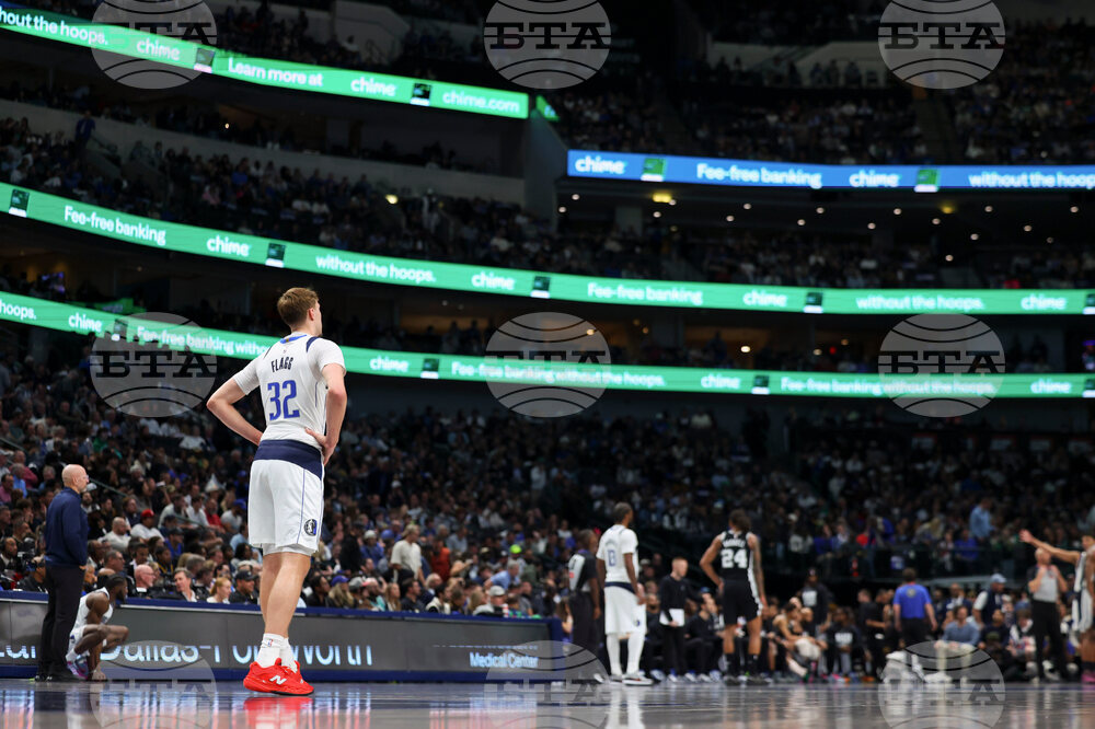 Spurs Mavericks Basketball