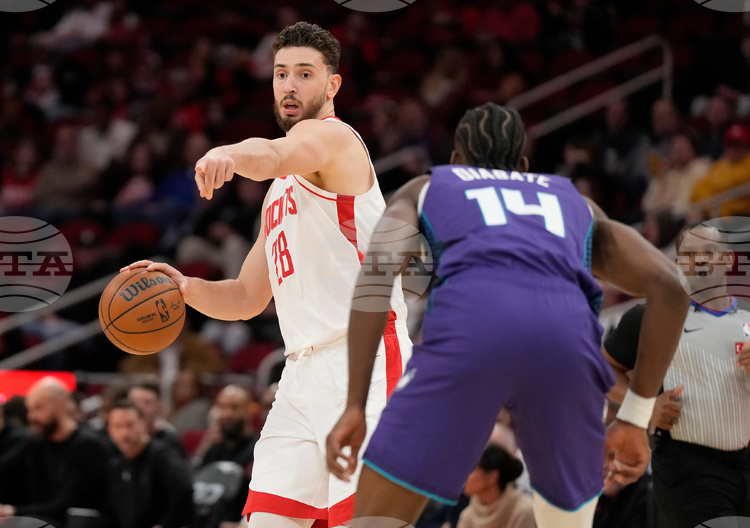 Звездата на Хюстън Рокитс Алперен Шенгюн ще замени контузения Шей