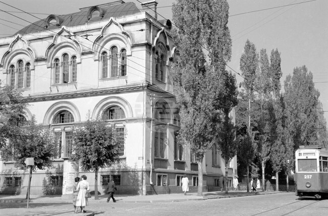 BTA to Publish LIK Magazine Issue Dedicated to "130 Years of Higher Education in Fine Arts"