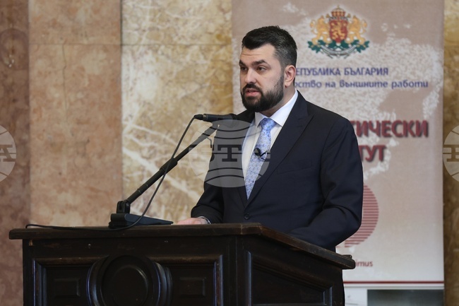 Присъединяването на България към ОИСР не е техническа цел, а стратегически избор, каза външният министър в оставка Георг Георгиев